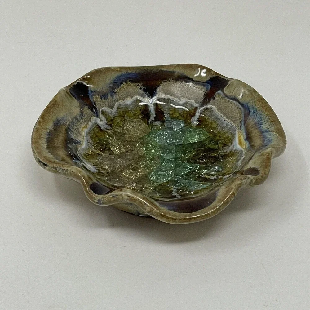 Small Round Glass Crystal Bottom Scalloped Edge Trinket Dish Ashtray Multicolor - Picture 11 of 11